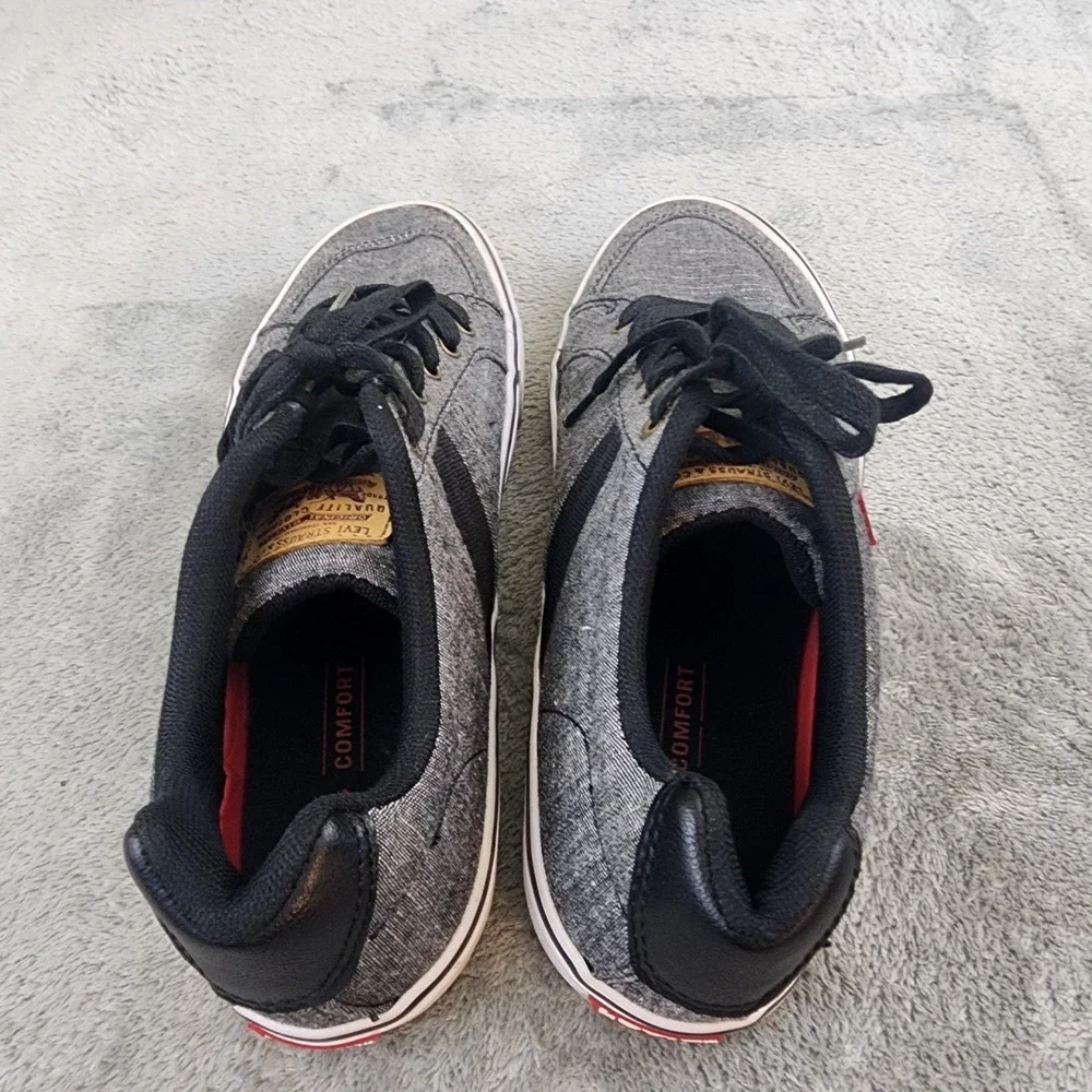 Men's‎ Levi's Sneakers Size 7 Gray